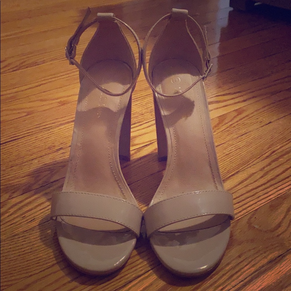 Moda Chics Heels